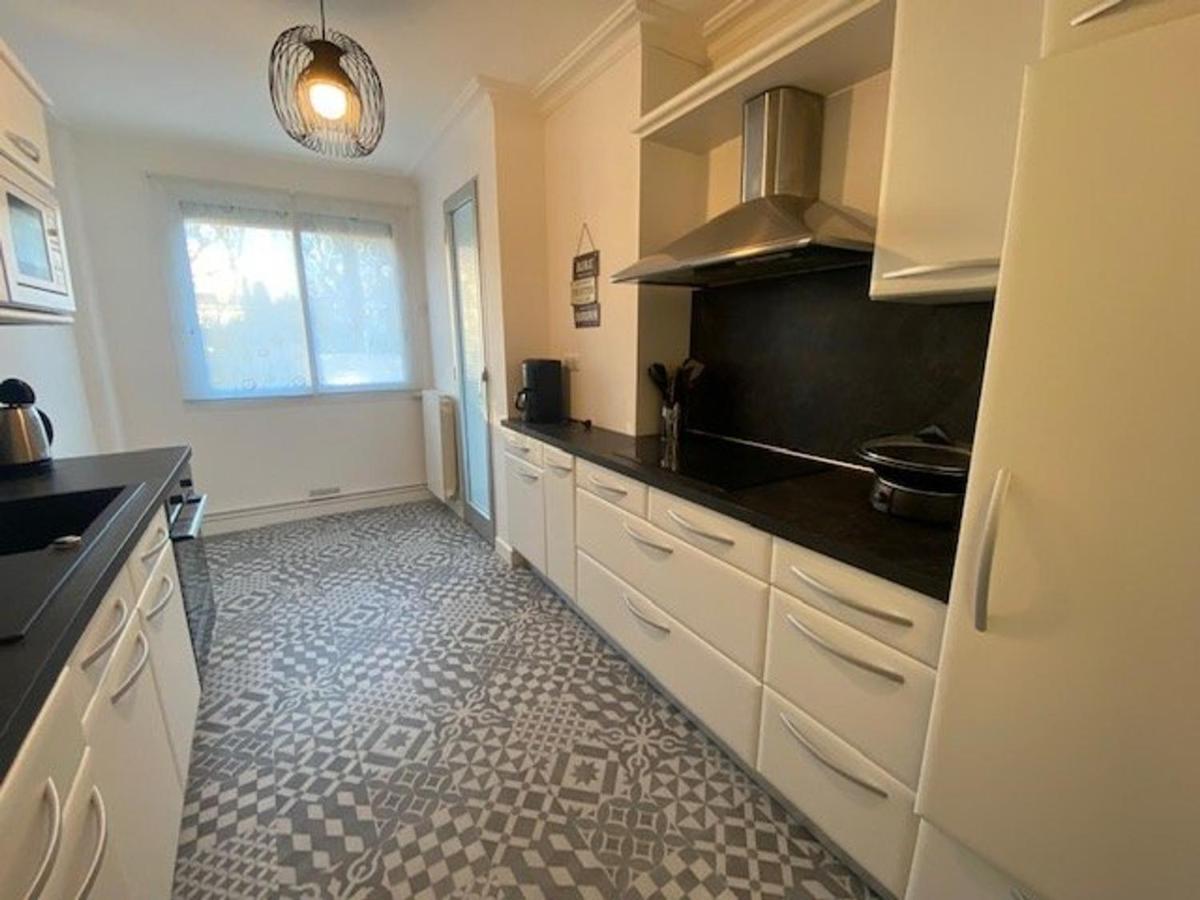 Renove 85m2, Terrasse, Parking, Face A - Fr-1-494-149 * Royan